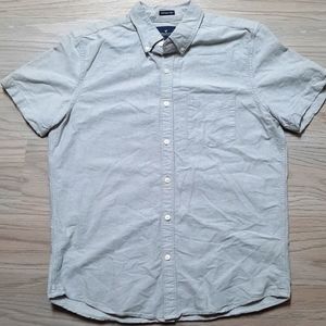 American Eagle Men's button up short sleeve size medium